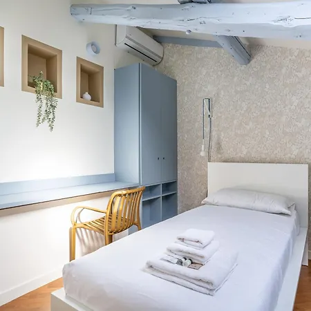 Iflat Vatican New & Comfy Sunlit Apartment *